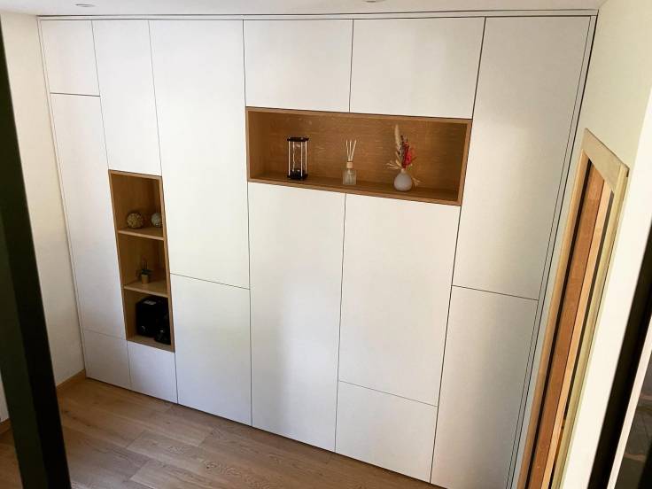 Bibilothèque sur mesure mélaminé blanc et bois