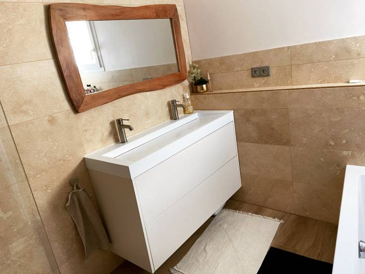 meuble vasque sur mesure avec tiroirs à l'anglaise système touche lache