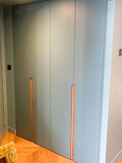 Dressing sur mesure avec prise de main encastrée