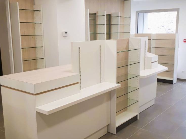 Comptoir double avec multilam et étagères centrales