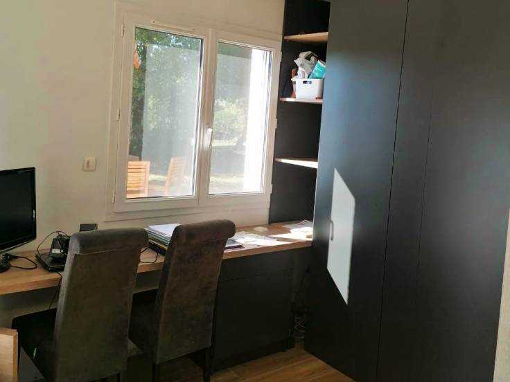 Dressing et plateau de bureau intégré